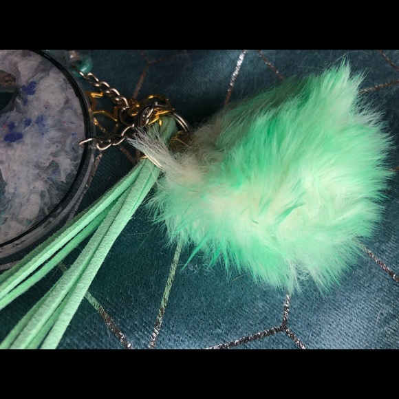 Resin keychains ! - Picture 2 of 3